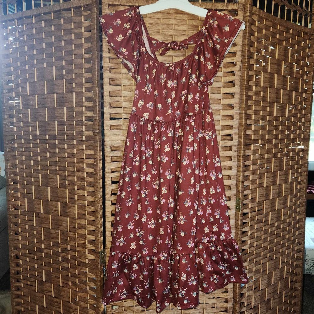 Cute 4 U Flower Dress - Girls Size 7 - New never worn with no tags